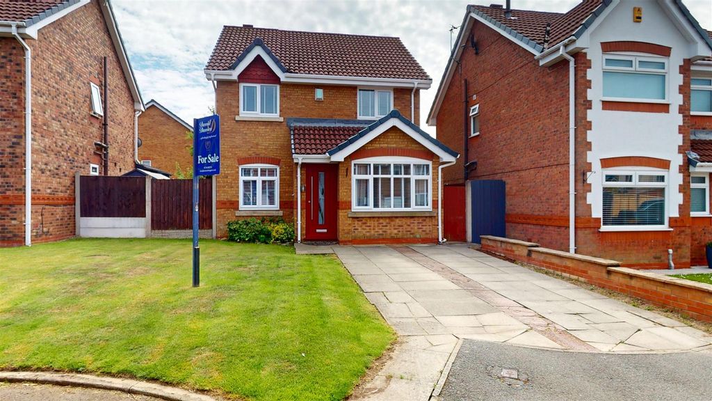 Property photo 1 of 24 Wendover Close For Sale
