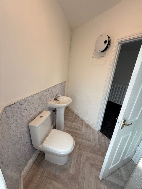 Property photo 2 of 11 12