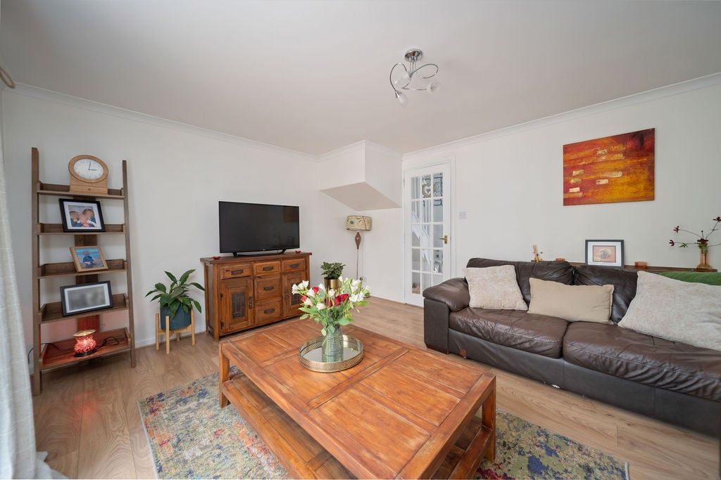 Property photo 2 of 25