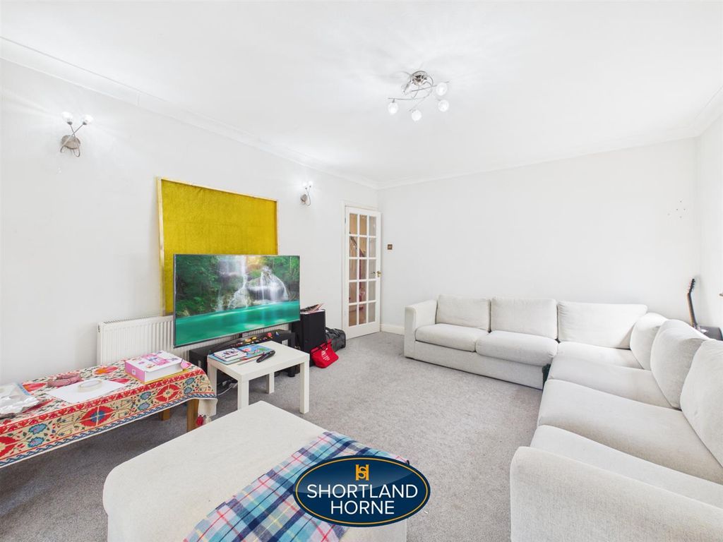 Property photo 3 of 33 Cam04377G0-Pr0236-Still005.Jpg
