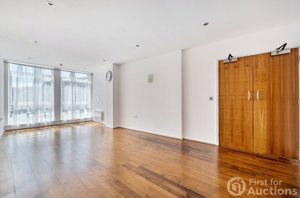 Property photo 2 of 13 2