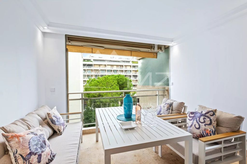 Property photo 3 of 11 David &amp; Partners Real Estate French Riviera Immobilier De Luxe Cote D'azur Luxury Real Estate France Stombergas Real Estate Photographer