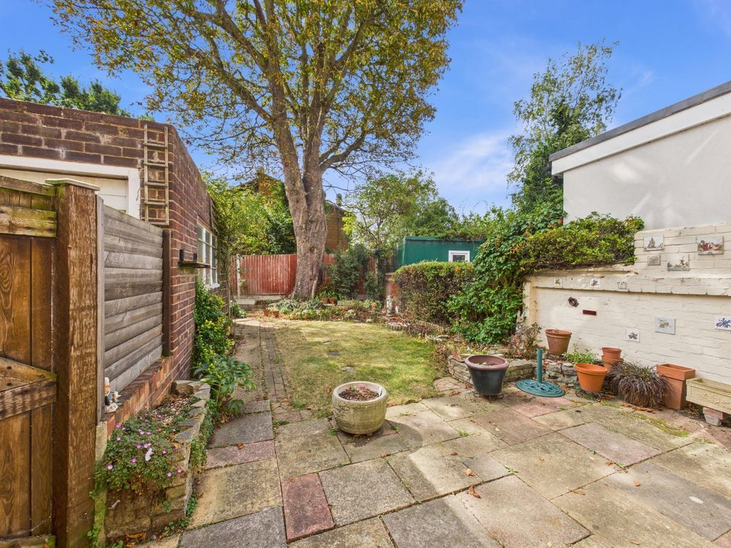 Property photo 3 of 14 Garden