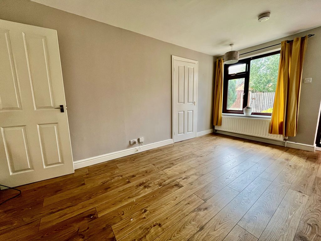 Property photo 2 of 5 Image