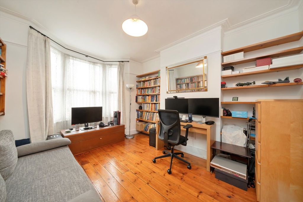 Property photo 2 of 11