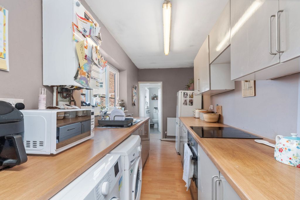 Property photo 2 of 17