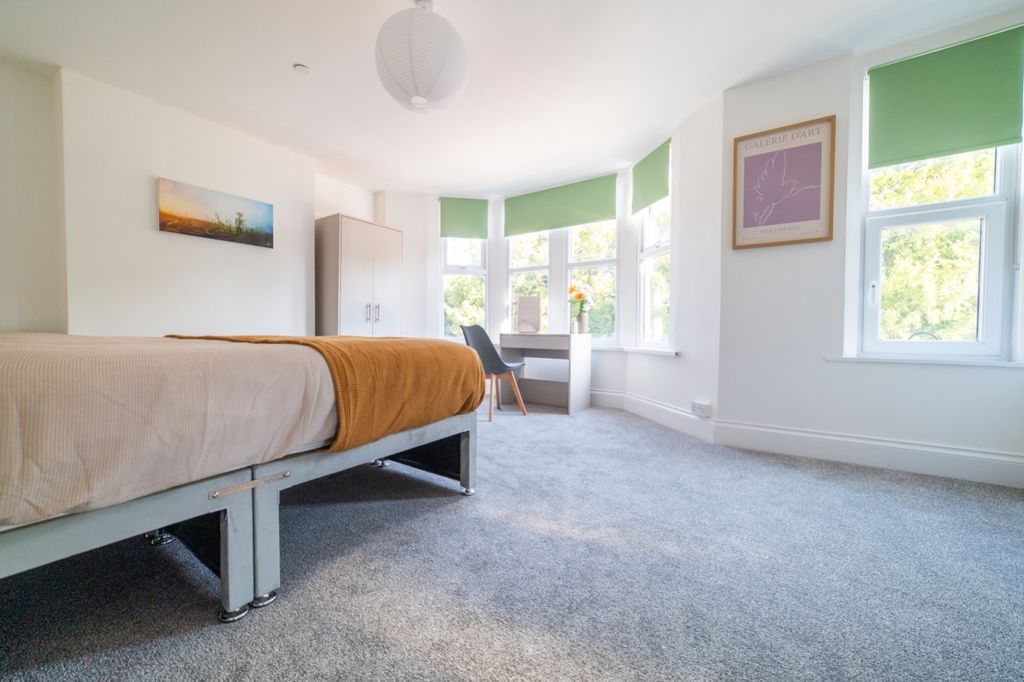 Property photo 2 of 6 Lrg_Call 02920 668585 To Secure Your Viewing _1 (1