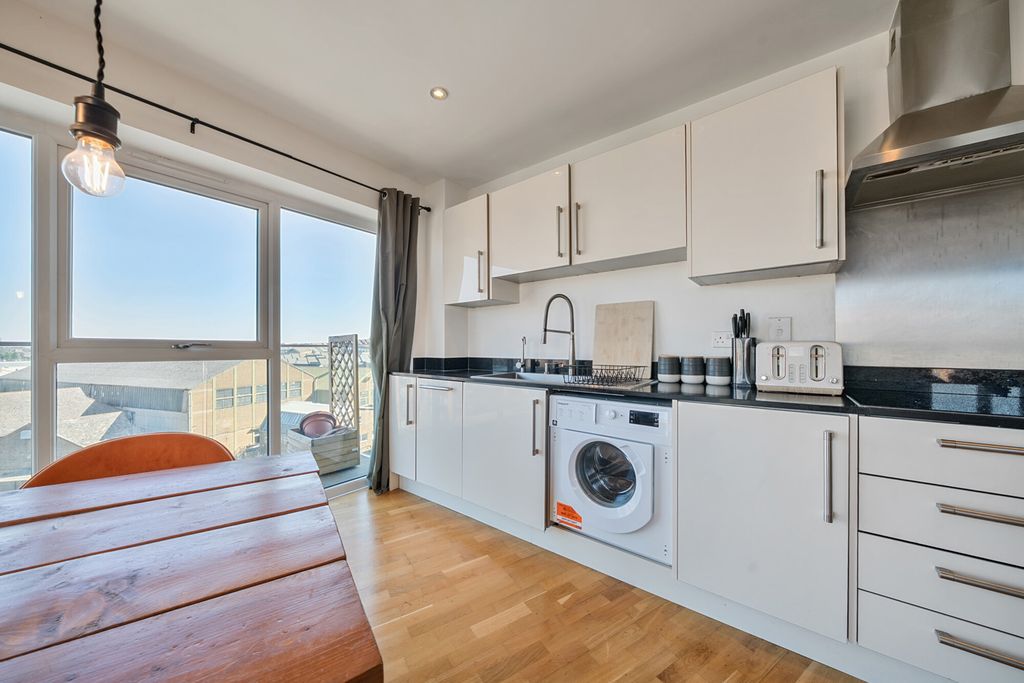 Property photo 2 of 20 1488981-35-6A4E12...