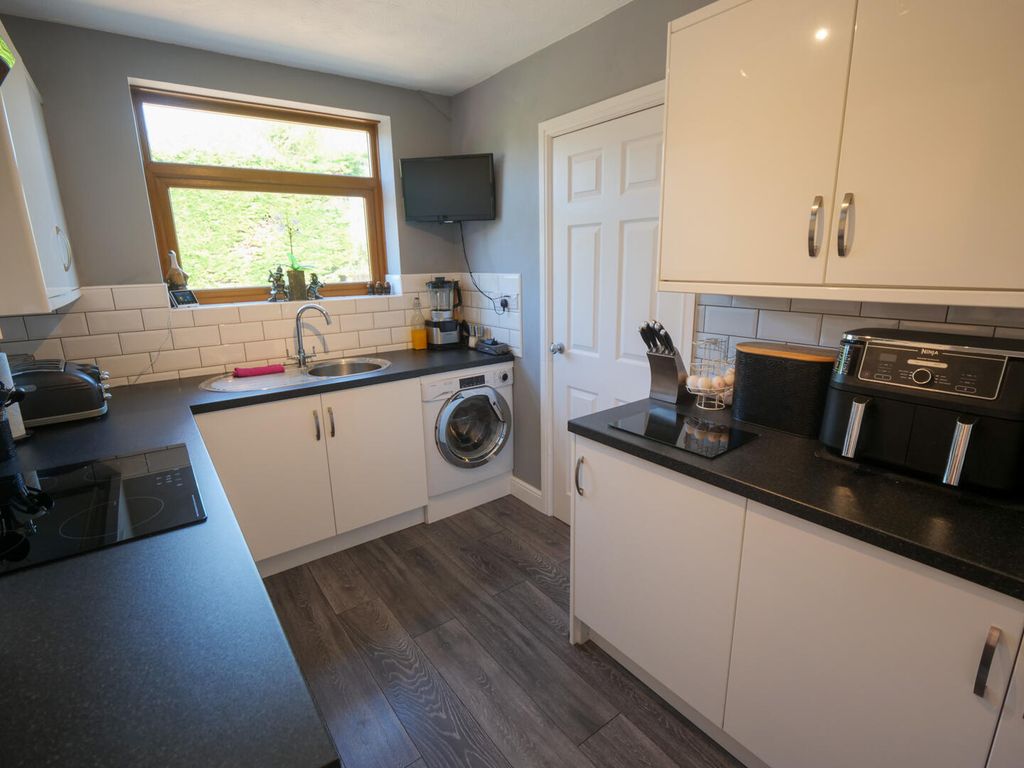 Property photo 3 of 15 Kitchen