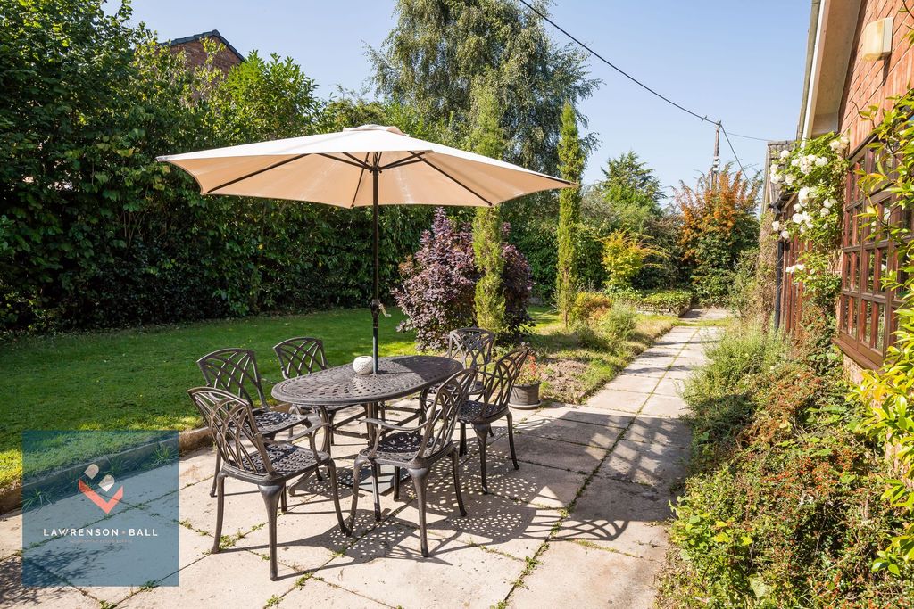 Property photo 2 of 28 Rear Garden