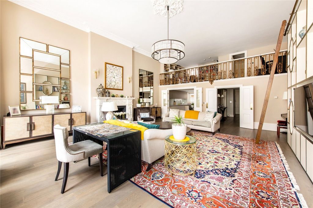 Property photo 3 of 14 Reception