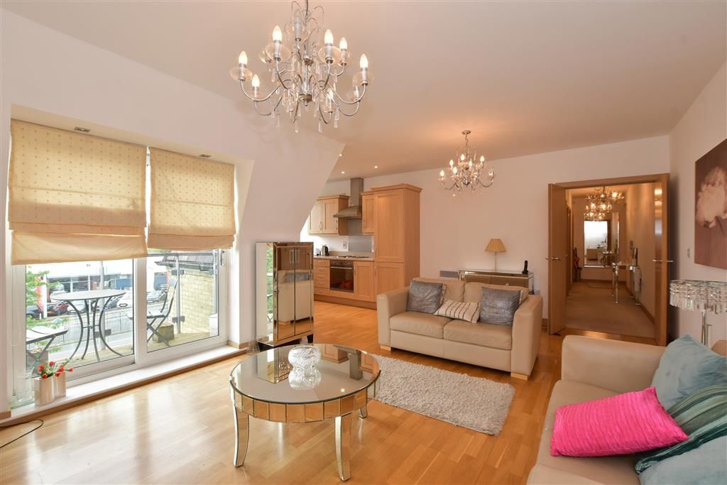 Property photo 3 of 12 Lounge/Kitchen/ Dining Room