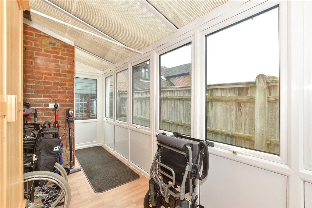 Property photo 1 of 11 Conservatory