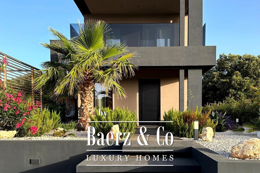 Property photo 3 of 34