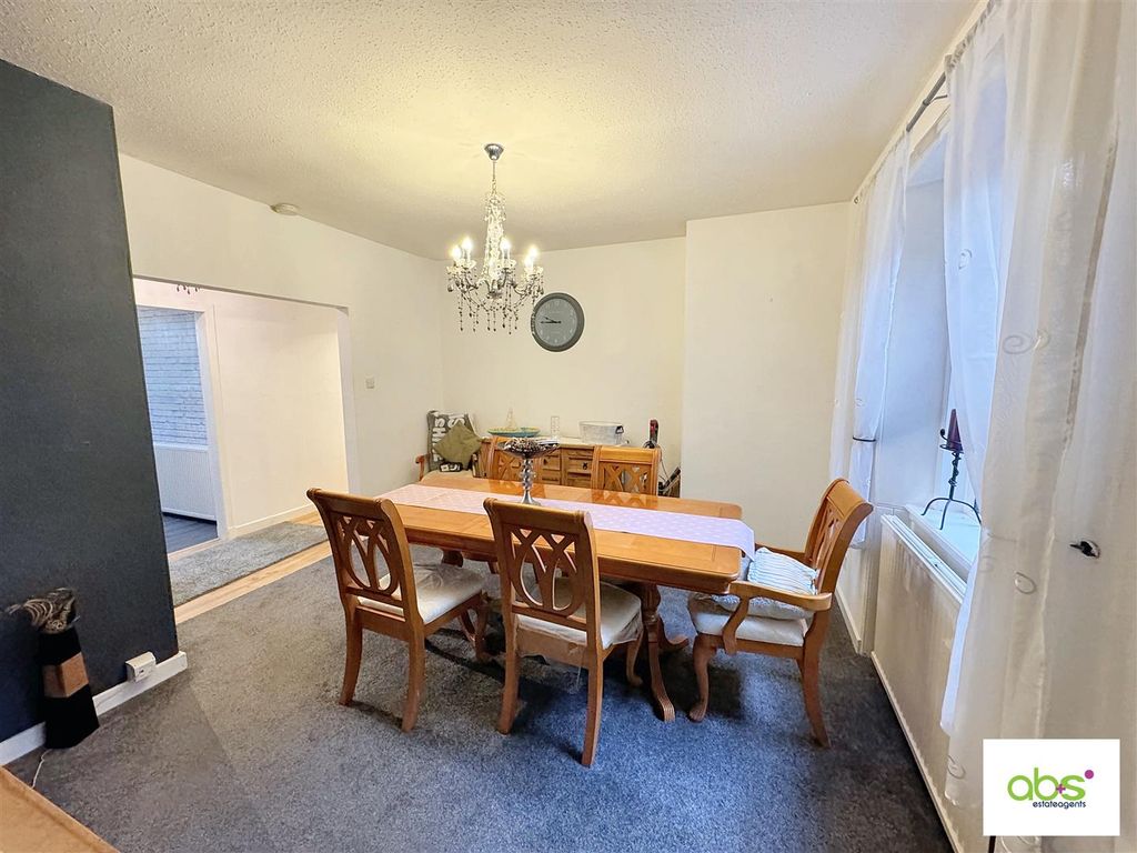 Property photo 3 of 21 Dining Room
