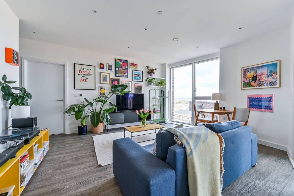 Property photo 3 of 14