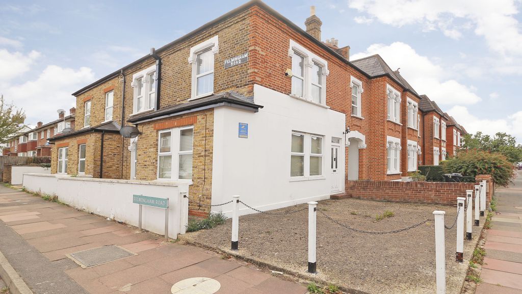 Property photo 1 of 8