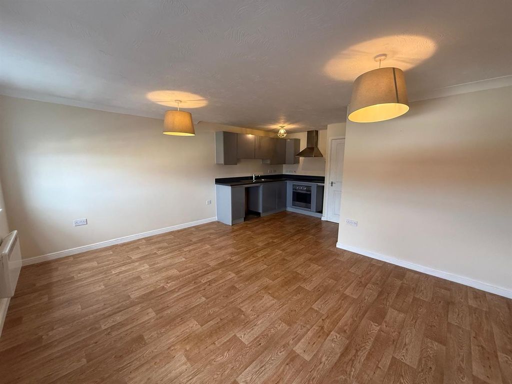 Property photo 2 of 7 30B24Ec3-18c9-495c-907d-d19F780F13Fb.Jpg