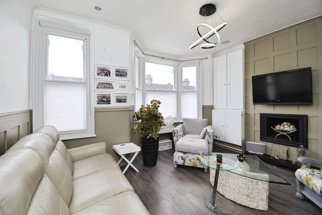 Property photo 2 of 16 Living Room