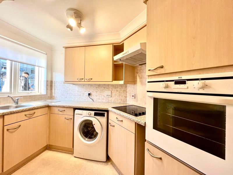 Property photo 2 of 14 Kitchen