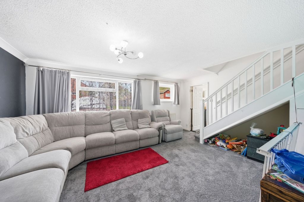 Property photo 3 of 19