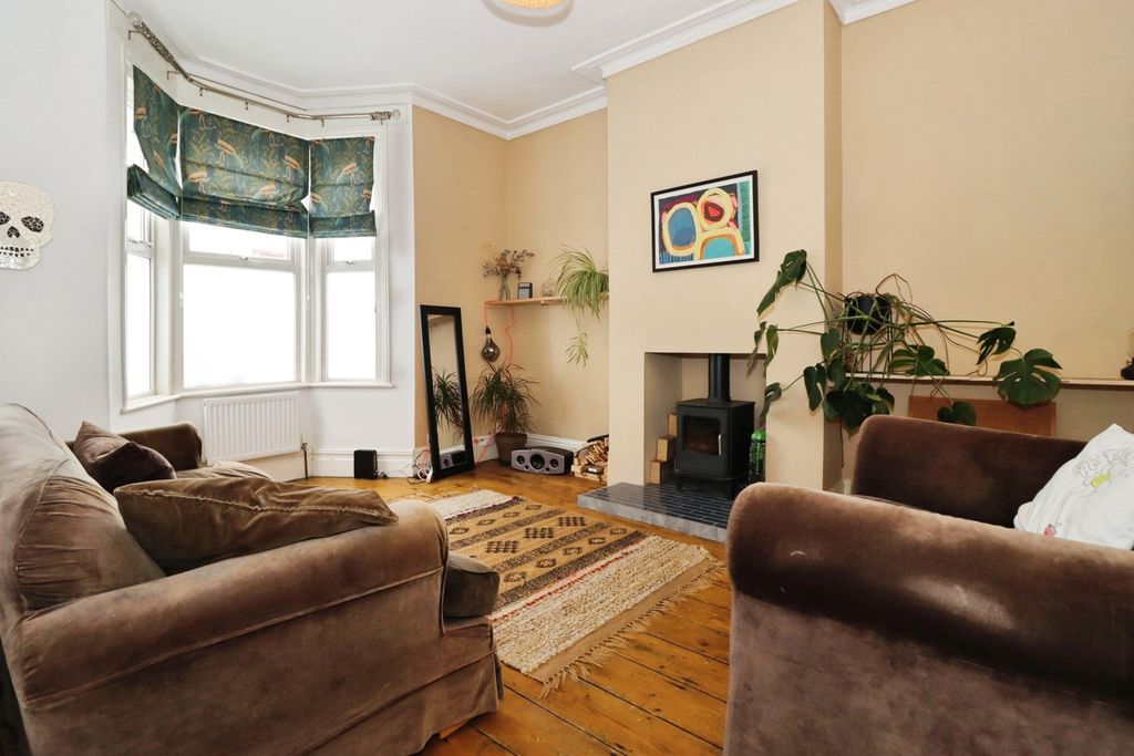 Property photo 2 of 20 Pbox-Img.Jpg