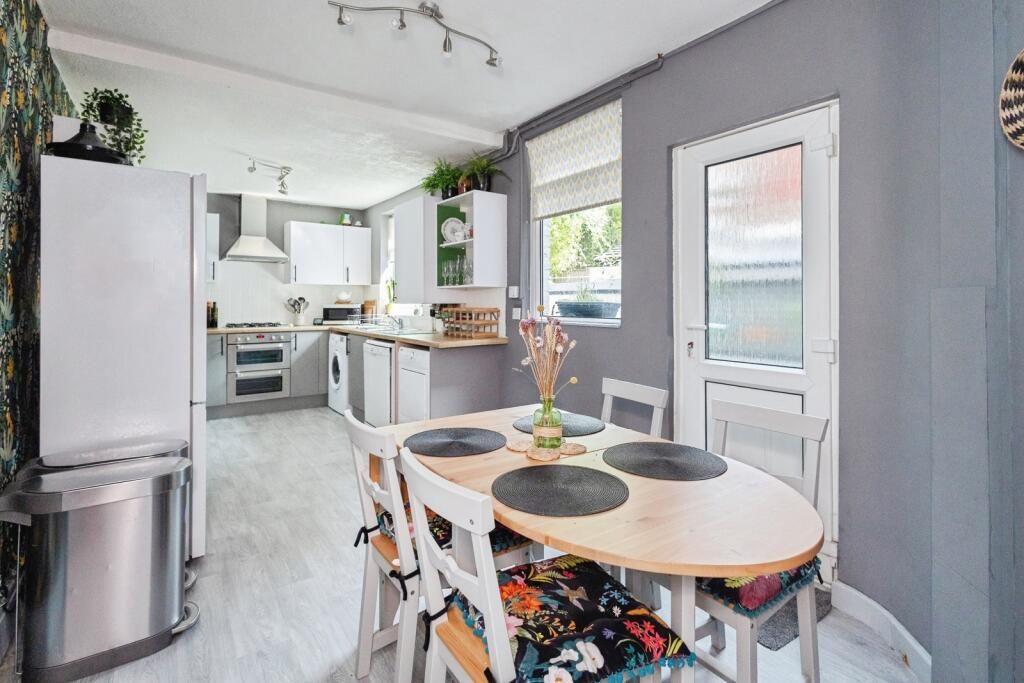 Property photo 1 of 14 3 Bed Terraced House To Rent Eileen Grove, Manchester M14