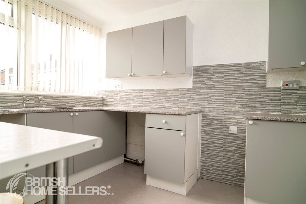 Property photo 2 of 15 Picture No. 04