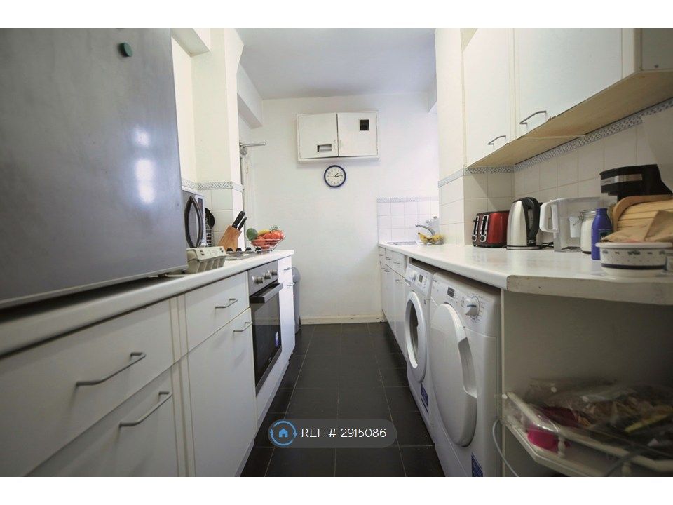 Property photo 2 of 8 Kitchen