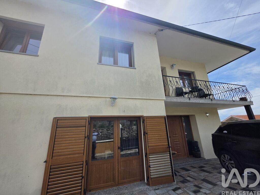 Property photo 1 of 36