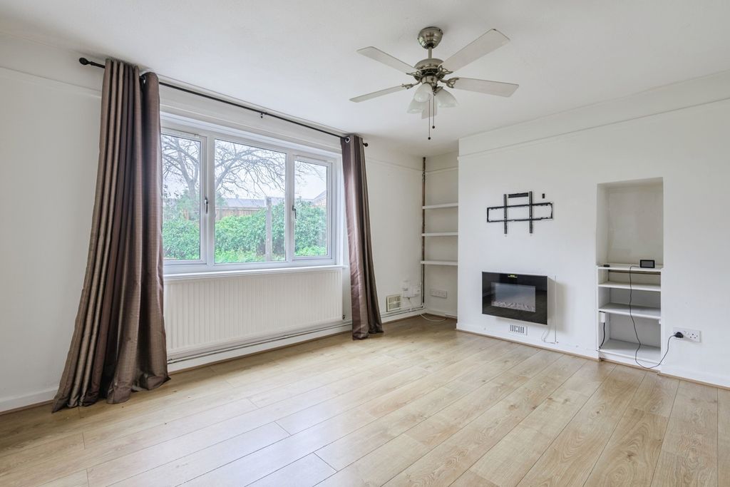 Property photo 2 of 20 Pbox-Img.Jpg