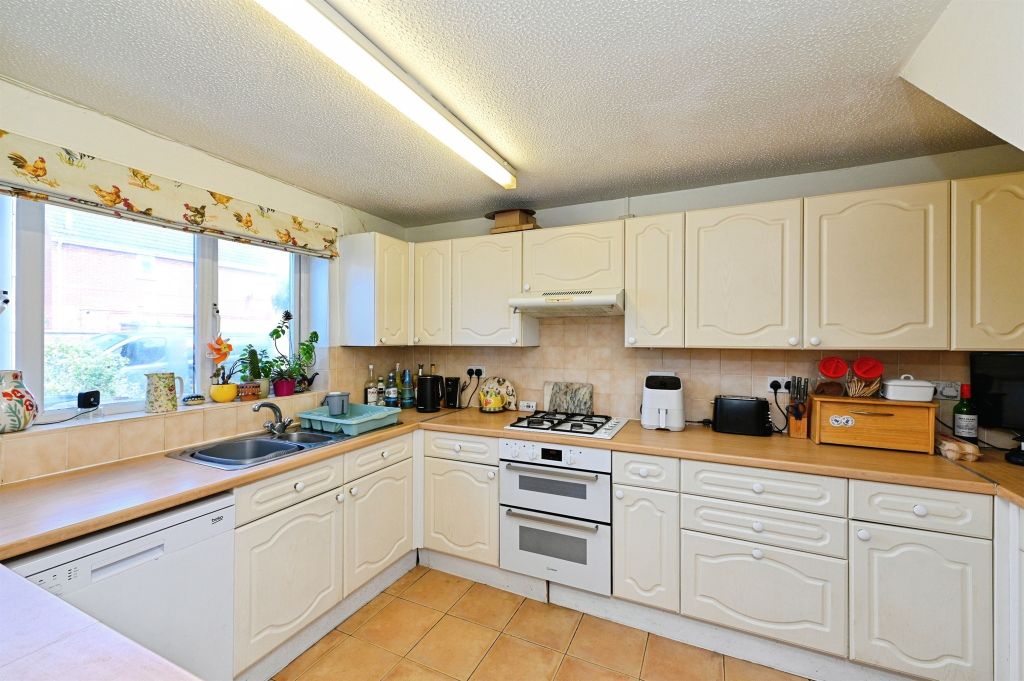 Property photo 2 of 20
