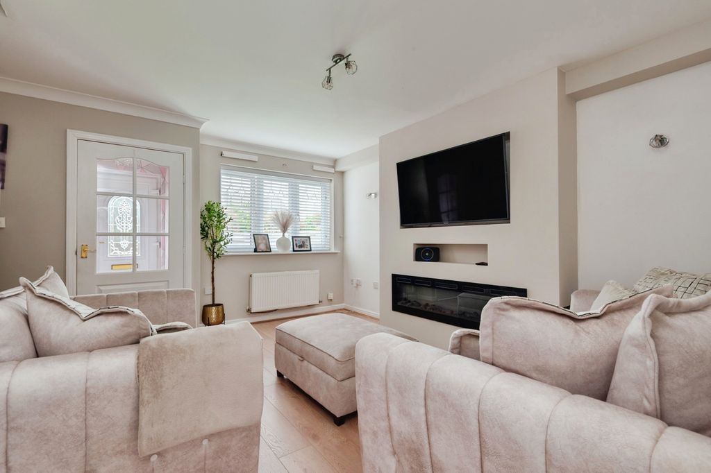 Property photo 2 of 13 Pbox-Img.Jpg