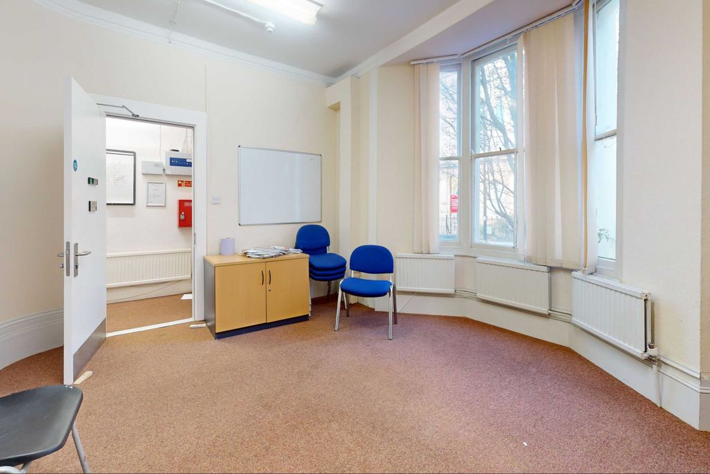 Property photo 3 of 44 404 Bancroft Road, Bethnal Green, London, E1 4Dh