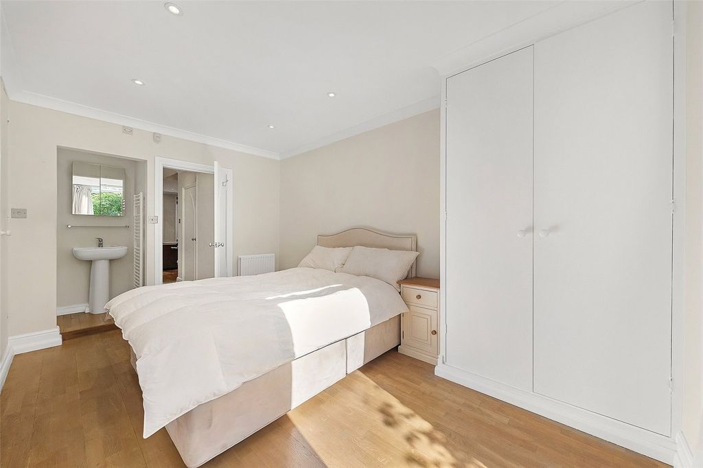 Property photo 3 of 26 Picture No. 17