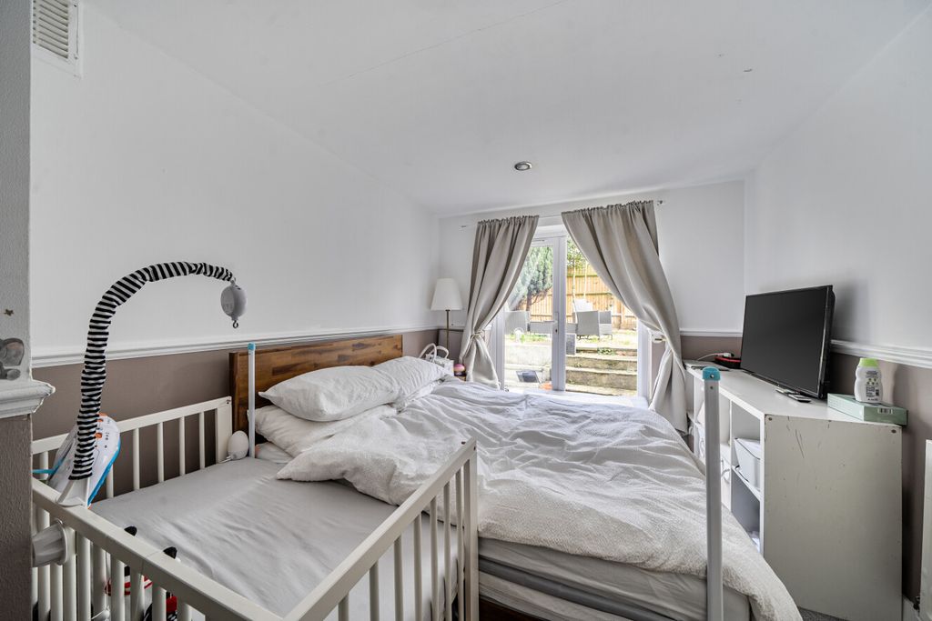 Property photo 3 of 8 1416881-8-699c4Fc...