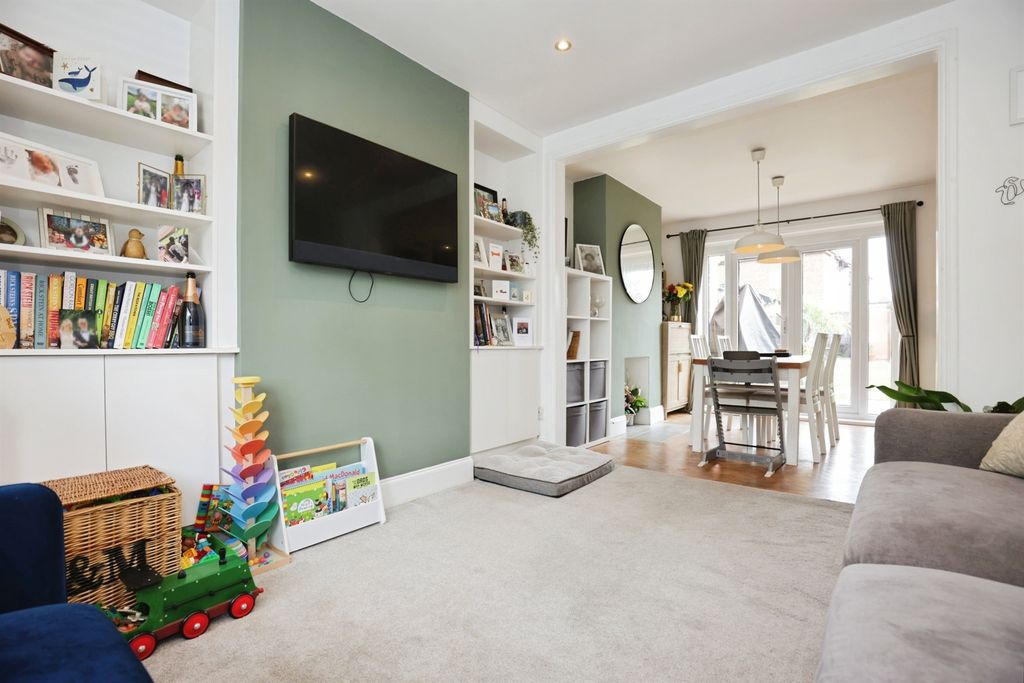 Property photo 2 of 12