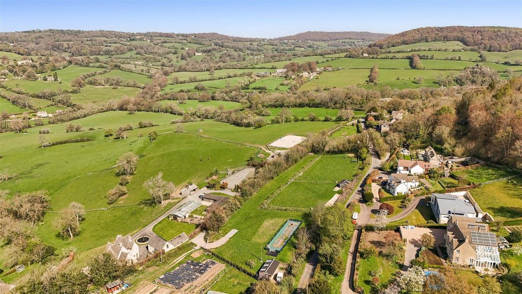 Property photo 3 of 11 Ph3_6501088.Jpg