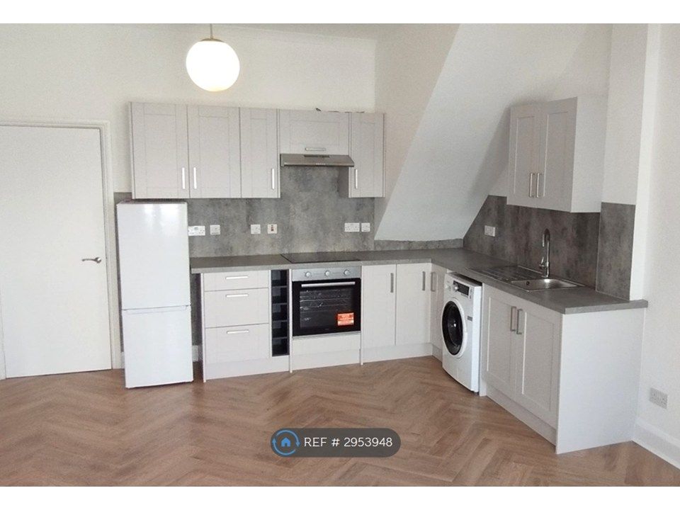 Property photo 3 of 13 Kitchen