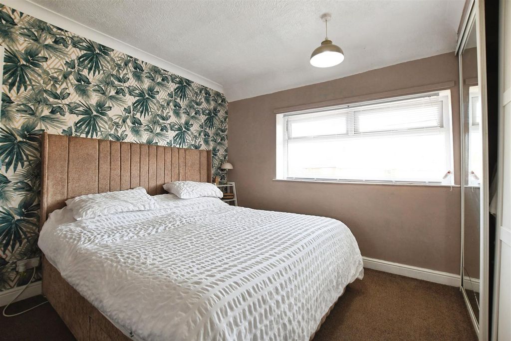 Property photo 3 of 17 Bedroom One