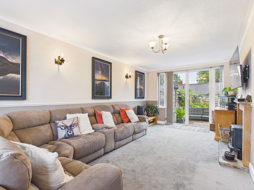 Property photo 2 of 13 Guildford Grove - Ewemove - Living And Dining Room