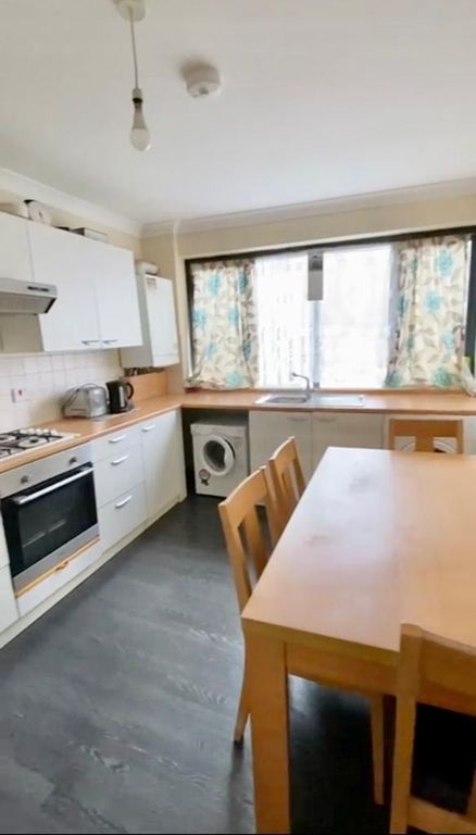 Property photo 1 of 6 Cozy Room In Kensal Rise, Nw10
