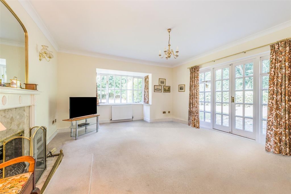 Property photo 2 of 18