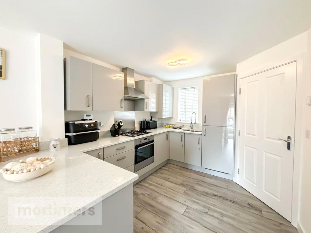 Property photo 2 of 15 Kitchen