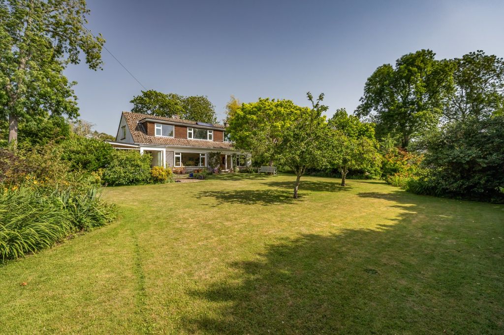Property photo 1 of 20 Long Orchard