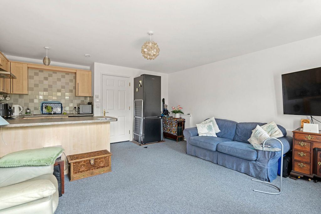 Property photo 3 of 8