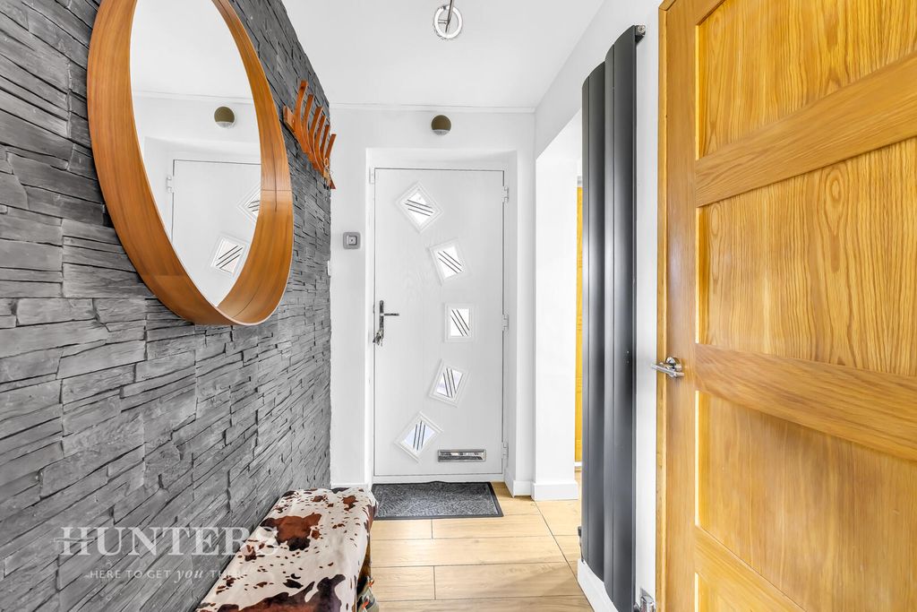 Property photo 3 of 26 Hallway