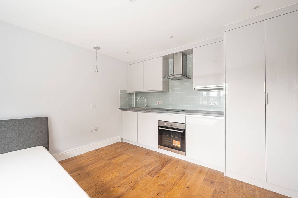 Property photo 1 of 3