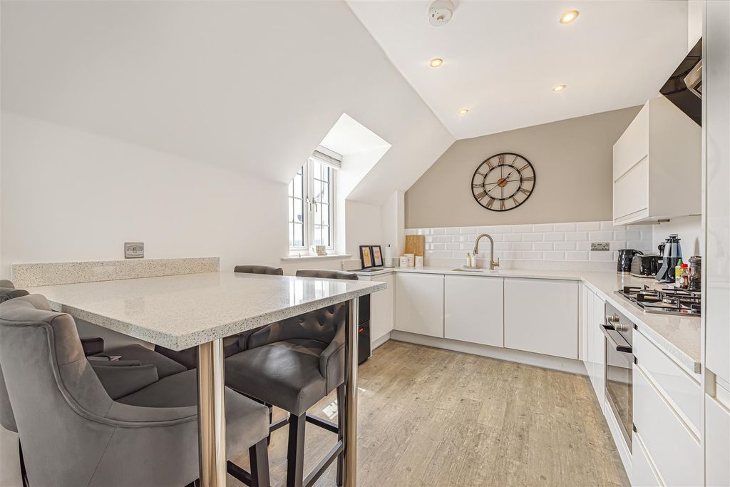 Property photo 1 of 11 Kitchen