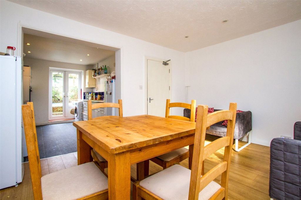 Property photo 3 of 11 Photo 03